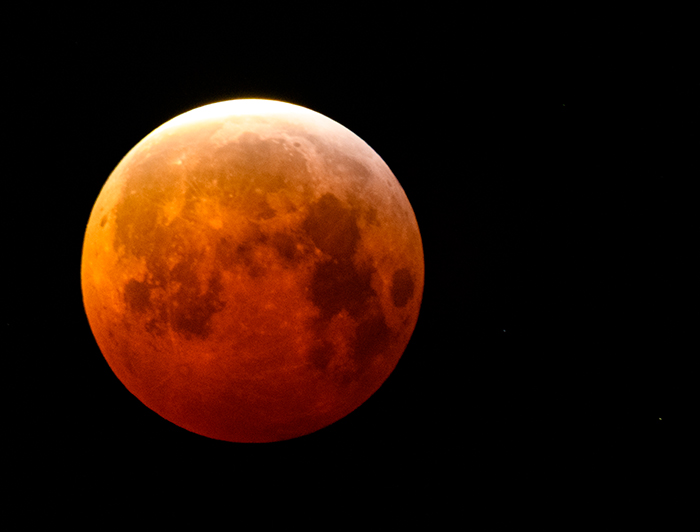 ¿Cómo y qué observar durante la "luna de sangre"? Pontificia