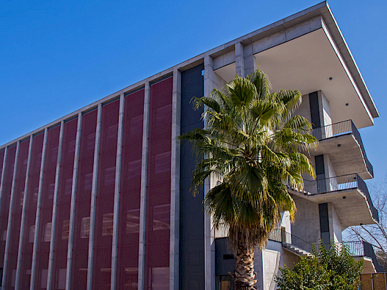 Nuevo edificio de la Facultad de Ciencias Económicas y Administrativas UC