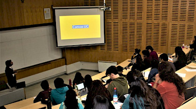 Estudiantes en sala de clases