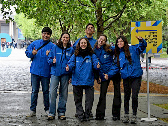 Estudiantes embajadores UC