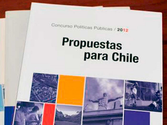 Portada del libro Propuestas para Chile, del Centro de Políticas Públicas UC