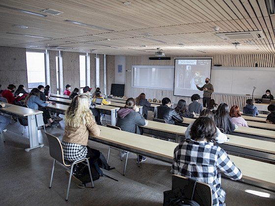 Alumnos en clases.- Foto Dirección de Comunicaciones