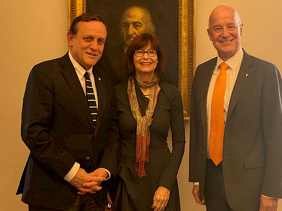 Rector Ignacio Sánchez con autoridades de la New York University (NYU).