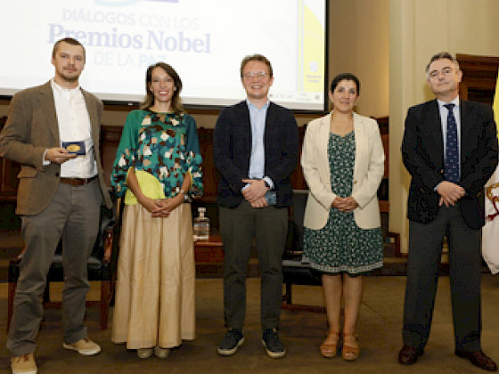 Conversatorio con dos Premios Nobel.- Foto Derecho UC