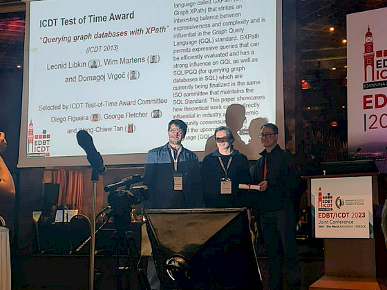 Académicos reciben premio en conferencia internacional de bases de datos