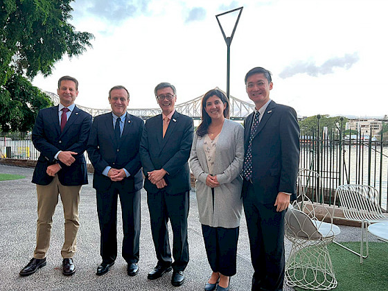 Autoridades de las universidades Católica de Chile y Nacional de Singapur.