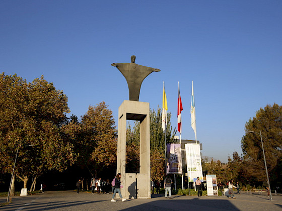 Fachada campus San joaquín.- Foto Dirección de Comunicaciones