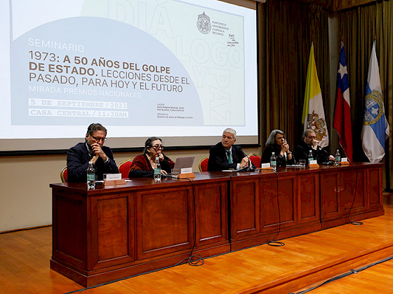 Expositores del seminario A 50 años del Golpe de Estado, desde la mirada de los premios nacionales