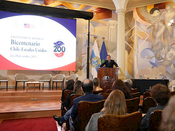 La UC y la U. de Chile organizaron actividades conjuntas para celebrar los 200 años de relaciones diplomáticas con EE.UU.- Foto Dirección de Comunicaciones