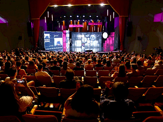 Escenario y público de Congreso Futuro