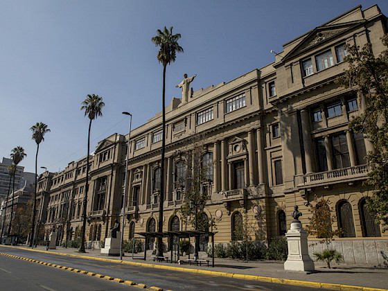 Fachada Casa Central. Foto Dirección de Comunicacioines