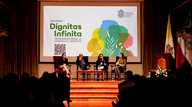 Seminar about Dignitas Infinita with the presence of the UC Chile President Ignacio Sánchez and the Chancellor Fernando Chomalí.
