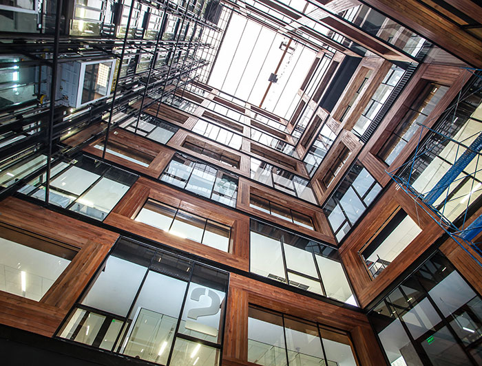 Interior del edificio del Centro de Innovación UC.