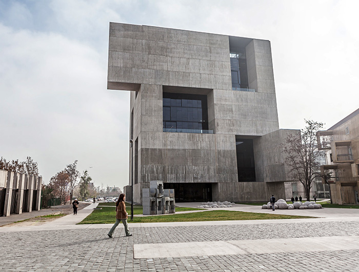 Fachada del edificio del Centro de Innovación UC