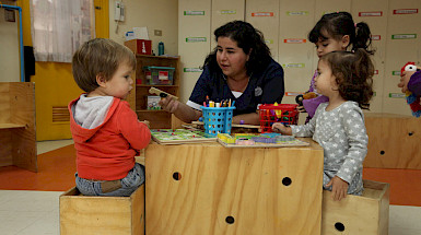 Niños en el jardín infantil. Foto Dirección de Comunicaciones UC.