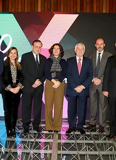 President of UC Chile, Ignacio Sánchez, along with authorities of the UC Innovation Center and entrepreneurs.