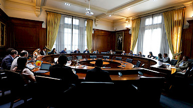 Reunión de la alianza Artesanos de la Unidad en la sala del Honorable Consejo Superior de la Universidad Católica.
