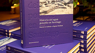 Portada del libro Historia del Agua Potable en Santiago.