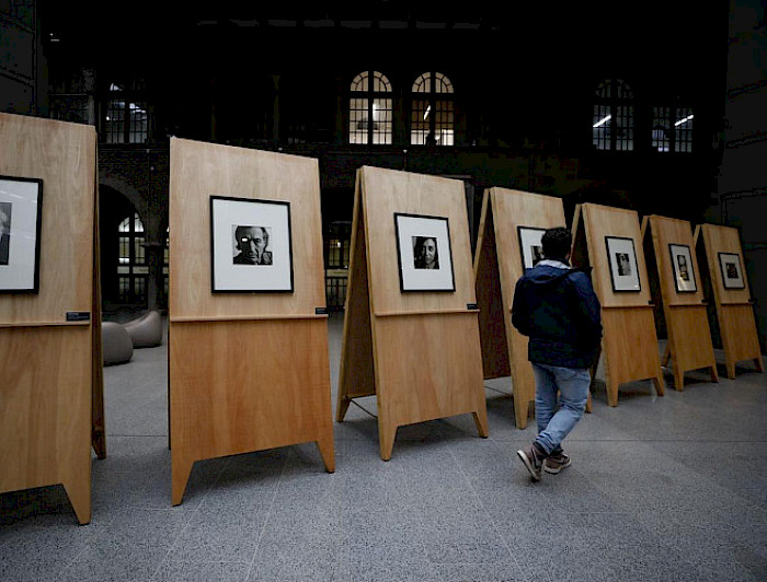 imagen correspondiente a la noticia: "Celebra el mes de la Fotografía con Luis Poirot y su muestra “El paisaje es el Rostro""