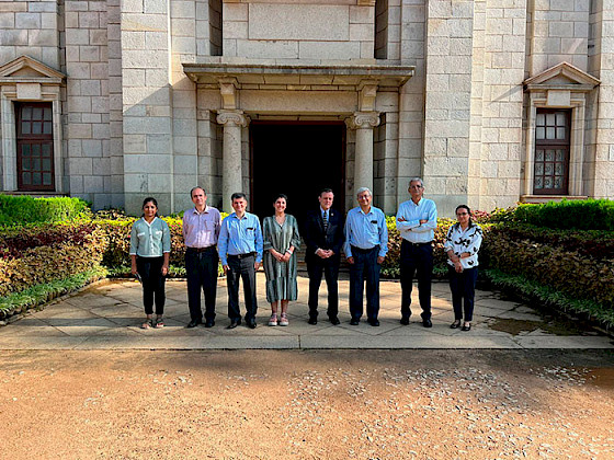 President Ignacio Sánchez and Lilian Ferrer with Indian Institute of Science authorities