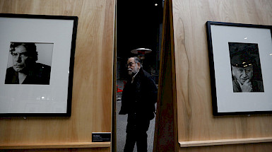 Centro de Extensión UC Oriente, exposición Luis Poiirección de Comunicaciones rot.- Foto D