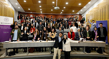 Estudiantes y profesores que participaron en el concurso Youth Challenge to Alleviate Poverty