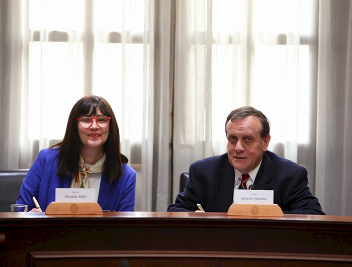 talia Riffo, directora de SENDA y rector Ignacio Sánchez.- Foto Dirección de Comunicaciones UCSánchez.- Foto D