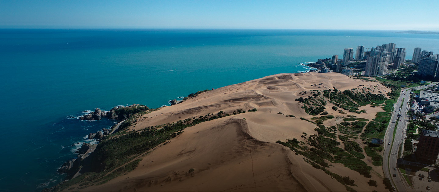 Vista aérea de las dunas de Concón, en la región de Valparaíso.