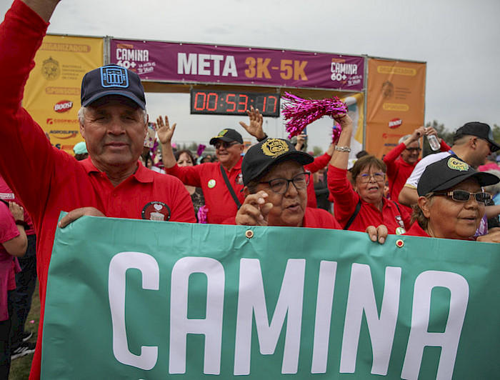 imagen correspondiente a la noticia: ""Camina 60+" reúne a 2000 caminantes por el mes de las personas mayores"