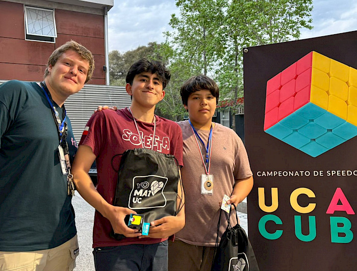 imagen correspondiente a la noticia: "Histórica convocatoria selló UC Al Cubo, el primer torneo oficial de speedcubing de la UC"