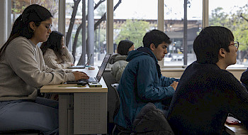 Alumnos en clases.- Foto Dirección de Comunicaciones UC