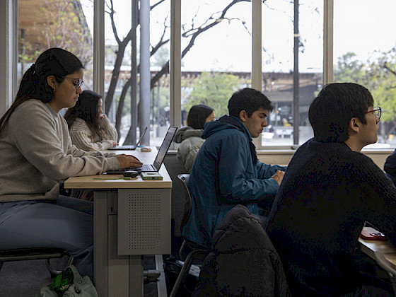 Alumnos en clases.- Foto Dirección de Comunicaciones UC