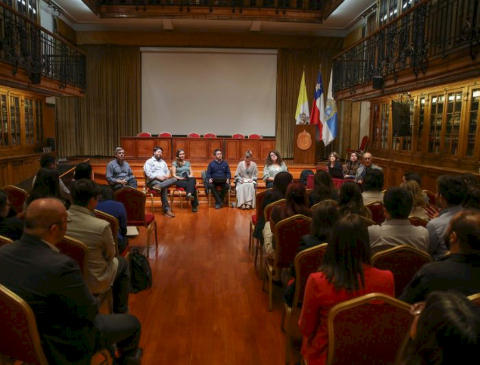 imagen correspondiente a la noticia: "Comité de Búsqueda desarrolla intenso trabajo en todos los campus"