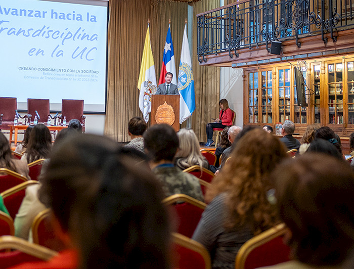 imagen correspondiente a la noticia: "Lanzan inédito documento que busca impulsar la transdisciplina en la UC"