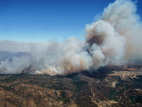 Vista aérea de un incendio