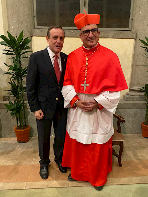 El nuevo Cardenal Monseñor Fernando Chomali junto al rector Ignacio Sánchez