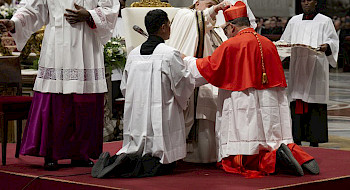 Ceremonia en que monseñor Fernando Chomali fue creado cardenal por el Papa Francisco.- Foto Vatican News