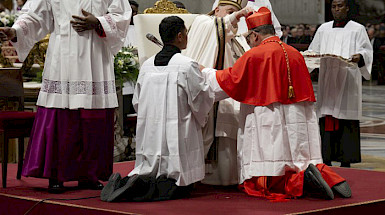 Ceremonia en que monseñor Fernando Chomali fue creado cardenal por el Papa Francisco.- Foto Vatican News