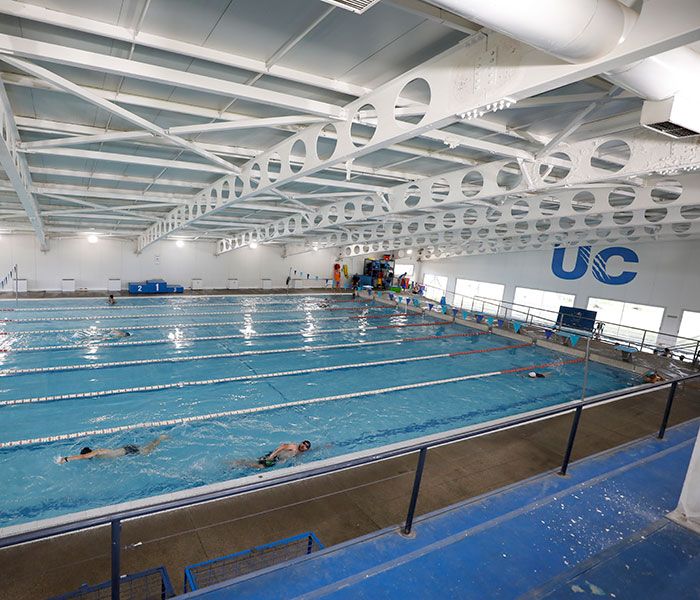 Piscina en campus San Joaquín UC