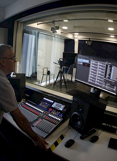 Estudios de radio Beethoven.- Foto Dirección de Comunicaciones