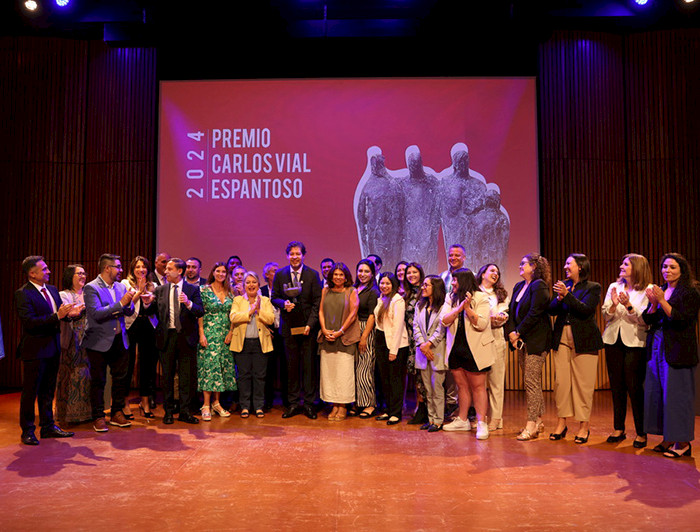 Cereminia entrega de premio Carlos Vial Espantoso 2024.- Foto Karina Fuenzalida