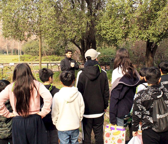 Actividad con niños y niñas de Fondo Semilla UC