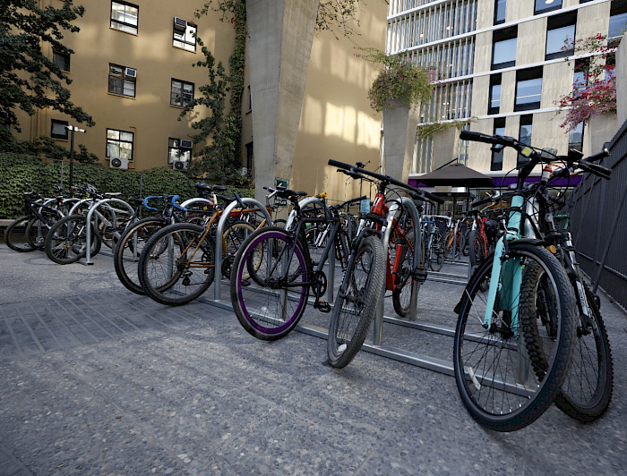 imagen correspondiente a la noticia: "La UC en dos ruedas: Todo lo que necesitas saber para llegar en bici a nuestros campus"