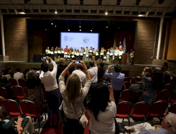 imagen correspondiente a la noticia: "Reconocen a 330 hijos e hijas de funcionarios UC por su desempeño académico"