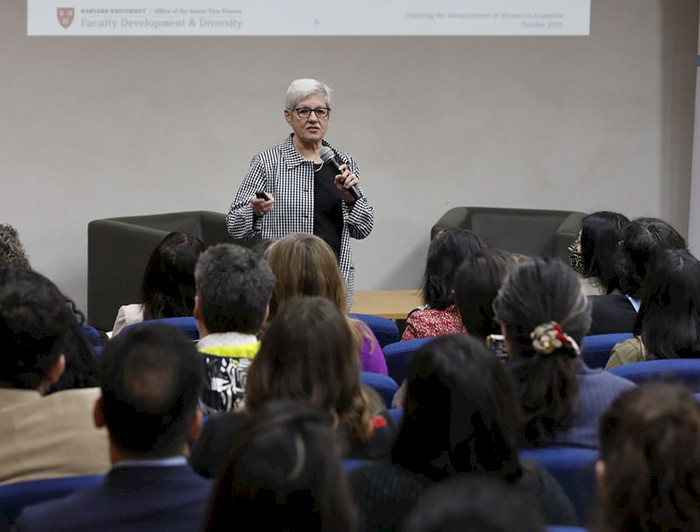 imagen correspondiente a la noticia: "Harvard Vice Provost Visited UC Chile to Share Insights on Gender Equity"