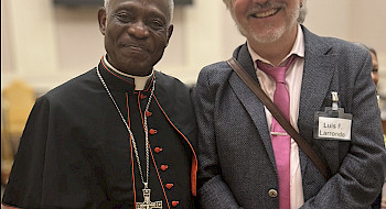 El Cardenal Peter Turkson, actual canciller de la Pontificia Academia de las Ciencias y de la Pontificia Academia de Ciencias Sociales (1), y el Profesor Luis Larrondo.-