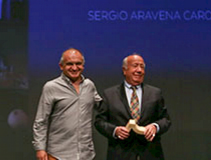 imagen correspondiente a la noticia: "Sergio Aravena recibió el Premio a la Excelencia en las Artes Escénicas"