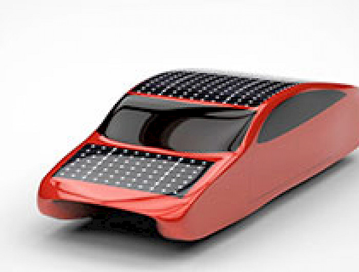 imagen correspondiente a la noticia: "Adelantan imágenes del primer auto solar chileno de cuatro puertas"