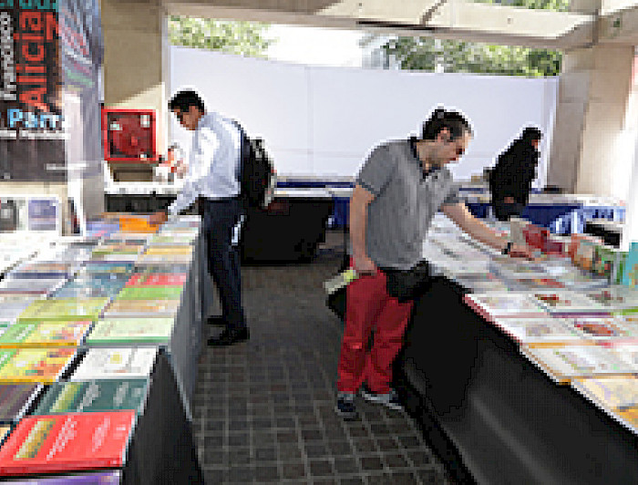 imagen correspondiente a la noticia: "Se inauguró la primera Feria del Libro y la Cultura organizada por la UC y Duoc"