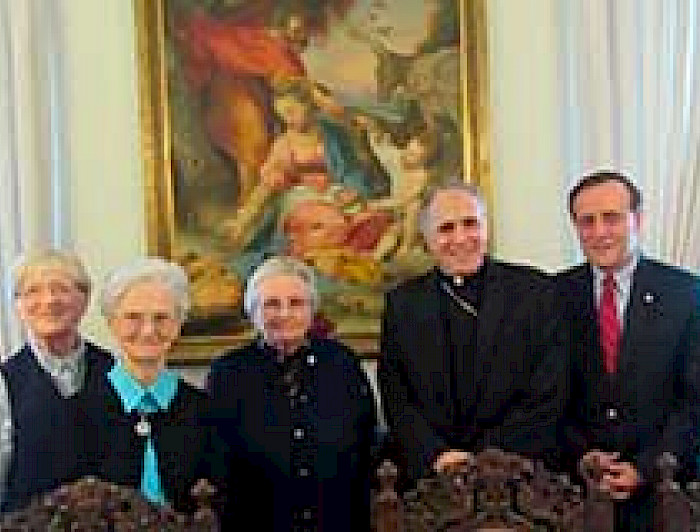 imagen correspondiente a la noticia: "En Texas, el rector visitó las Congregaciones del Verbo Encarnado, su Universidad y las dependencias de Christus Health"